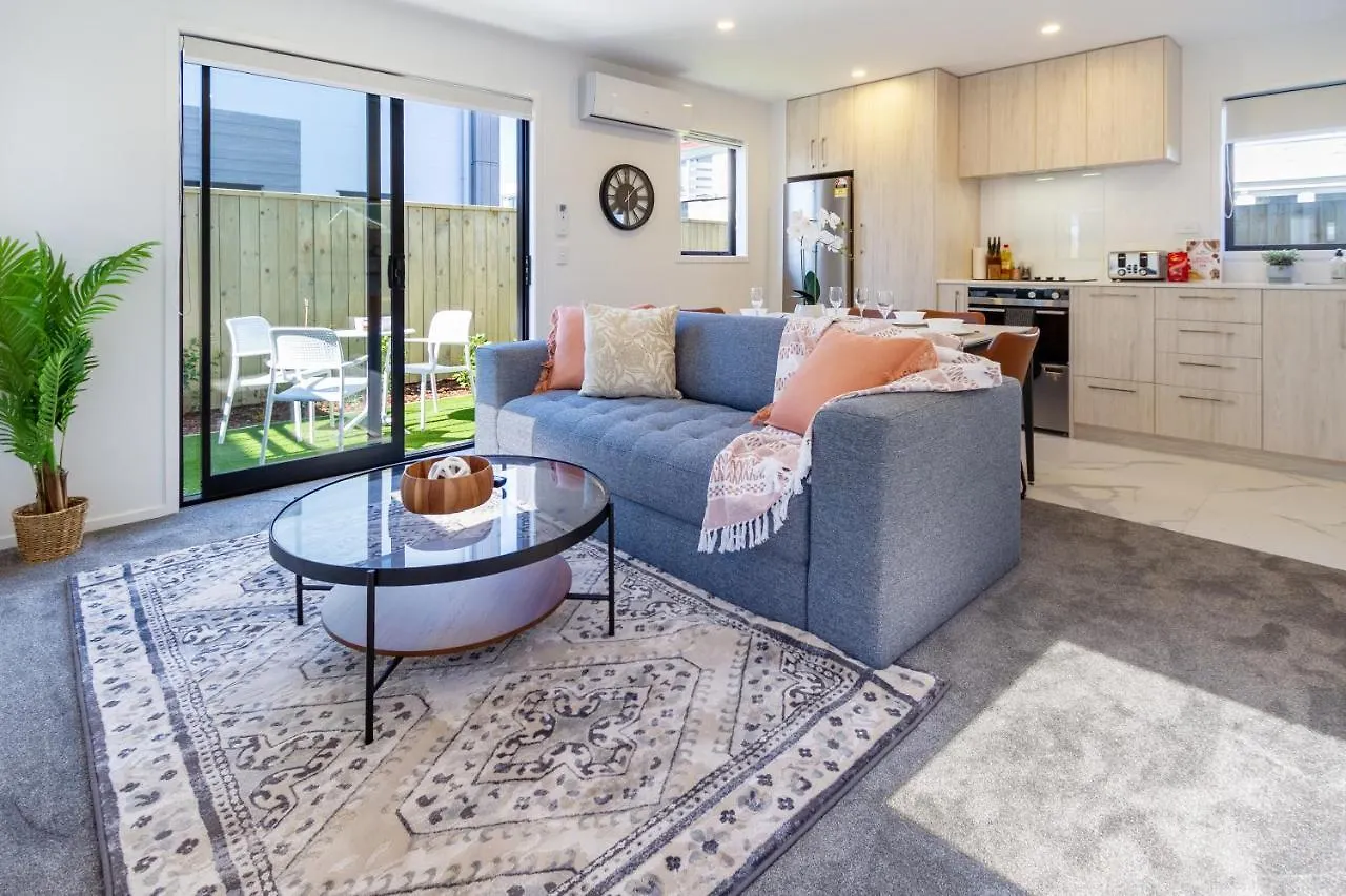 Beachside Bliss: 1 Bed 1 Bath Christchurch