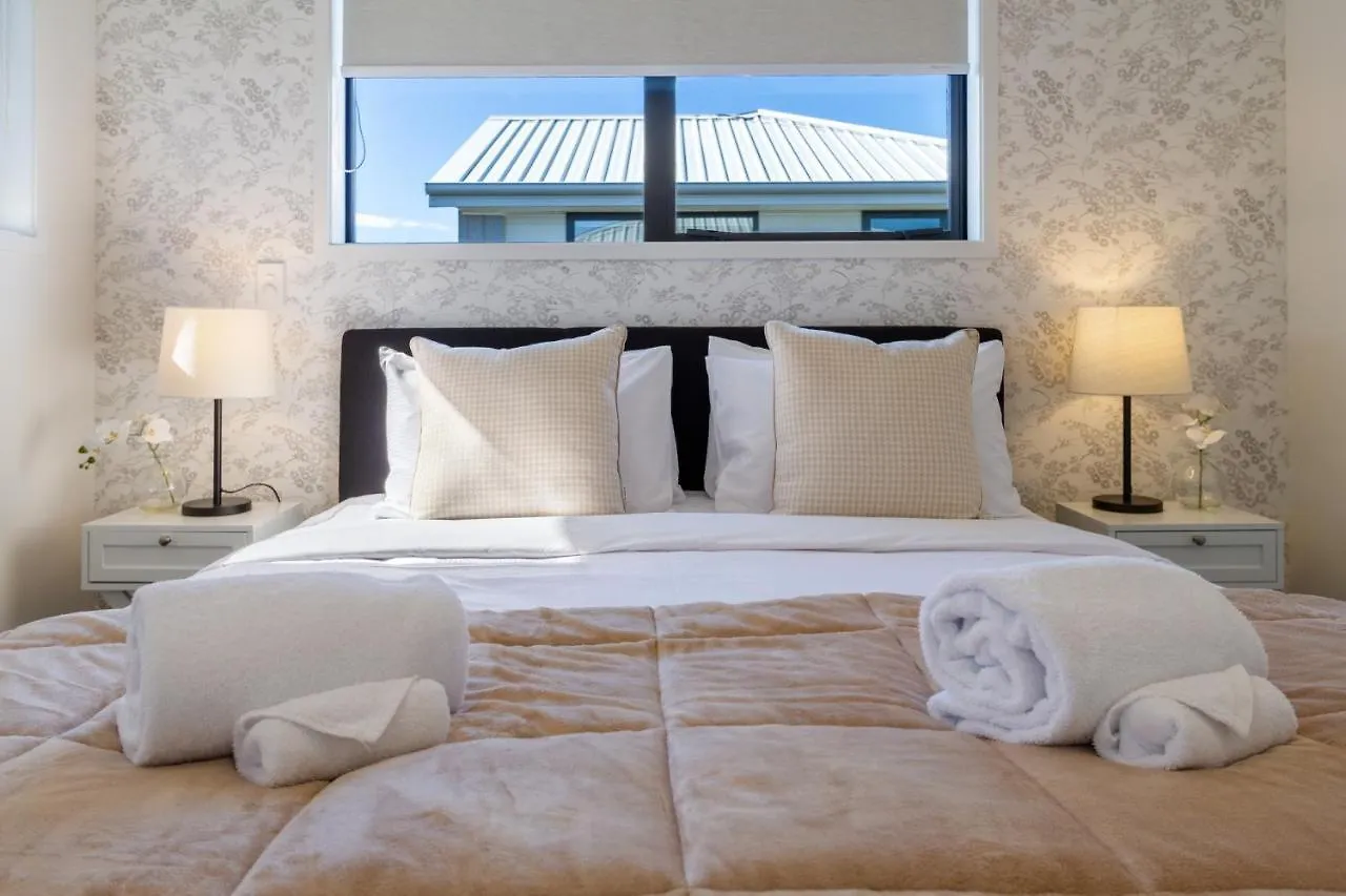 Beachside Bliss: 1 Bed 1 Bath Christchurch