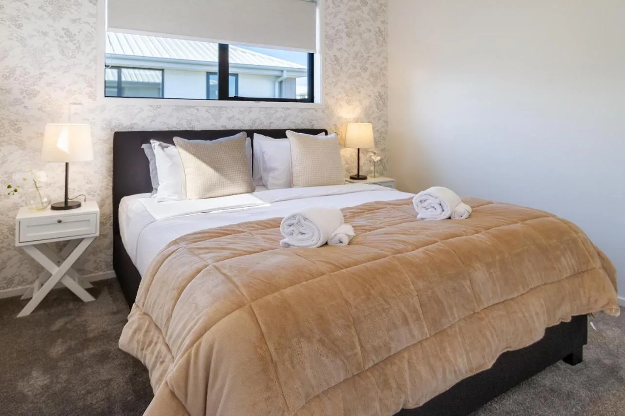 Beachside Bliss: 1 Bed 1 Bath Christchurch